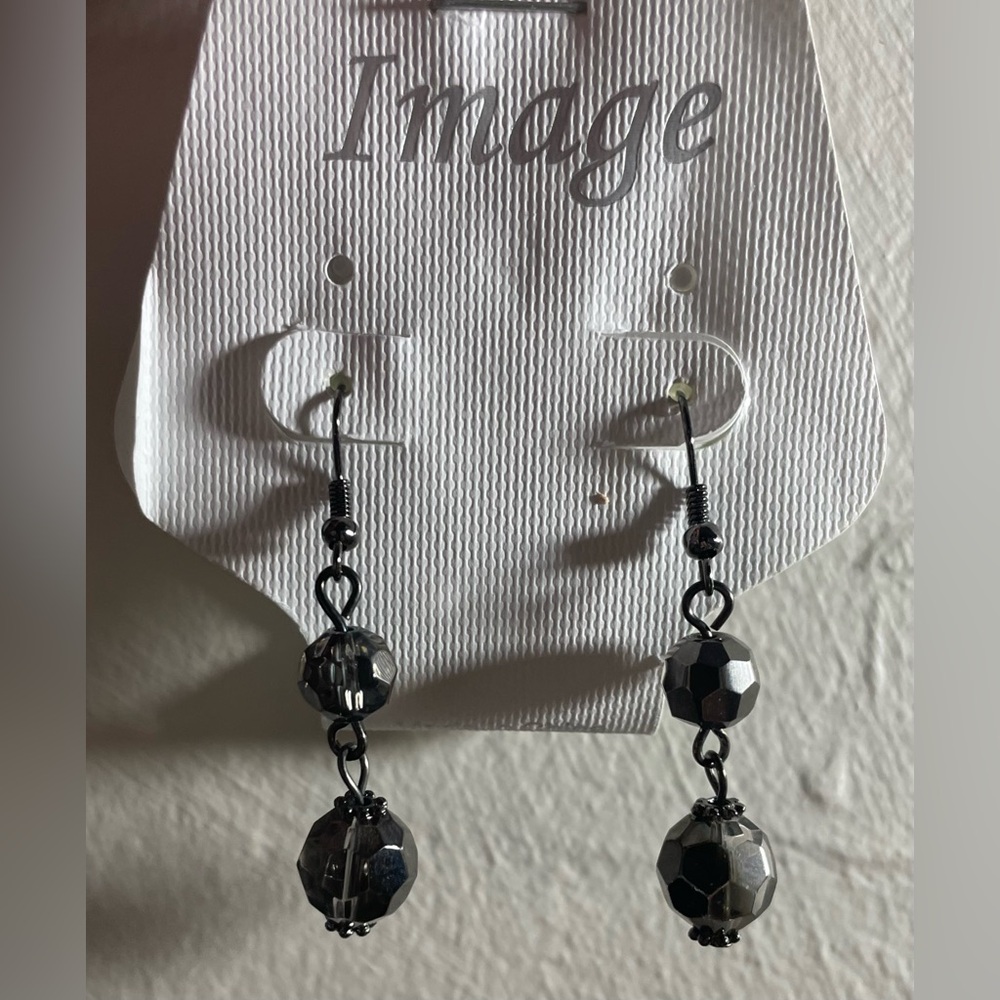 NEW/NEVER USED Black Classy Beaded Dangle Earrings